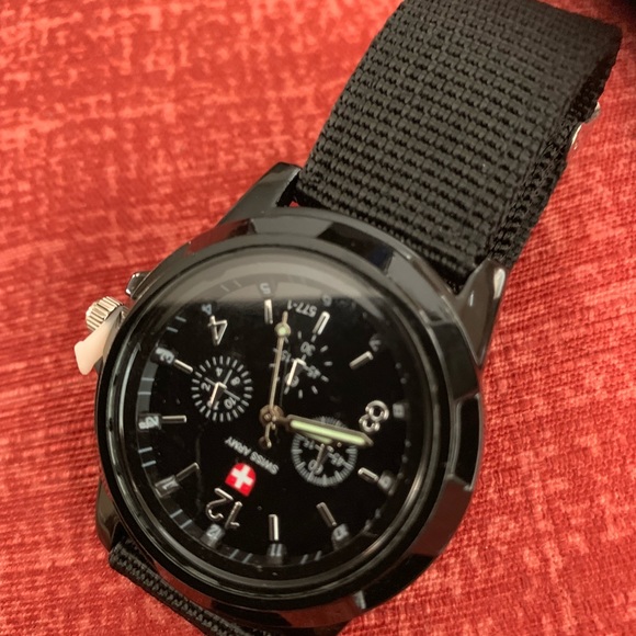 Boys watch - Picture 2 of 2